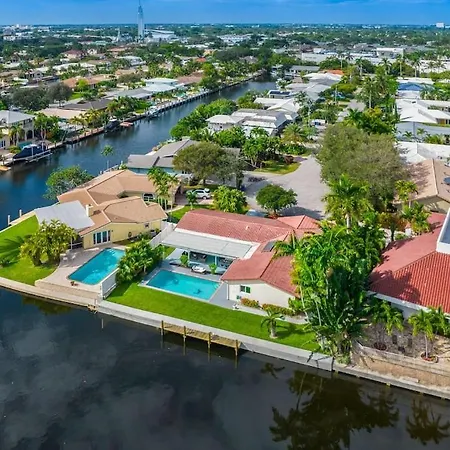 5 Min To Beach / Lux Waterfront / Heated Pool / Boat / Kayaks-2