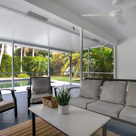 Miami Vibe, Sleek, Elegant, With Pool & Hot Tub, 4 Bd, 2 Bath Close To Beach 1631 Ne 59Pl, Home-3