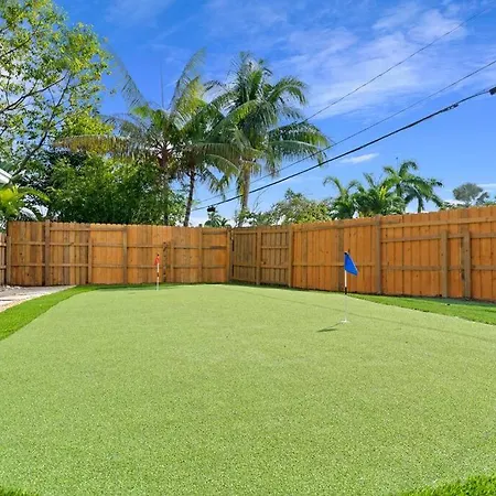 Waterfront-Heated Pool-Mini Golf-Game Room-2Mi Beach-3