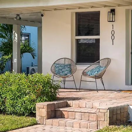 Casaolita • Pool Table • 3Mi To Beach • Full Kitch-2