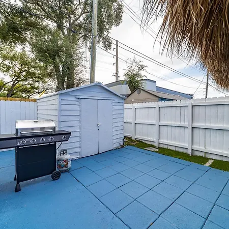 Lake Life Pool House 4 Bdr 2Ba-3