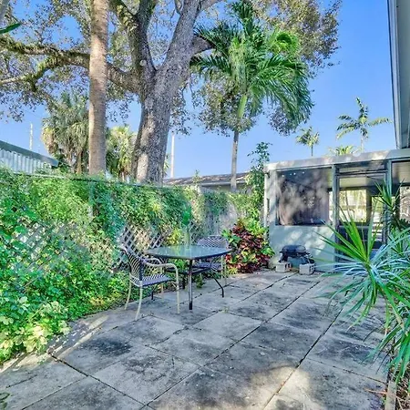 Modern Florida Home W/ Pool Near Beach & Downtown-2