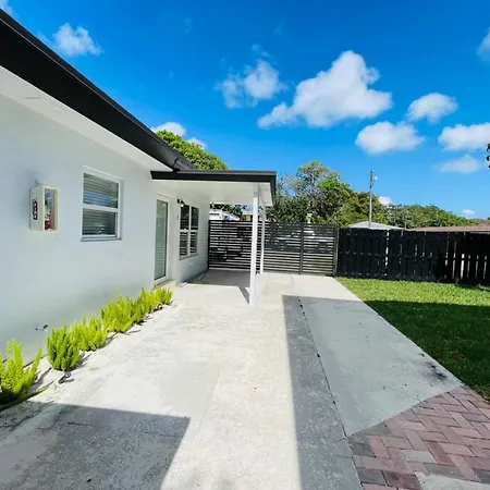 The Vortex Home Near Downtown Fort Lauderdale-2