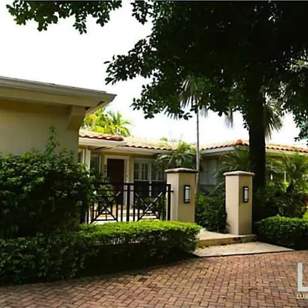 Delsole- Waterfront Beachhome,Heatedpool,Wlk2Beach-3