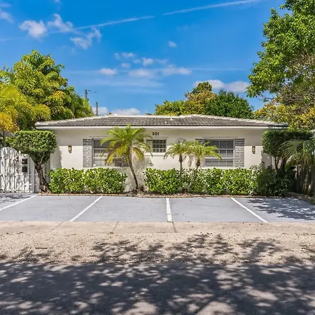 Las Olas Vibe, Very Cool, 2 2, Close To All Action Duplex-3