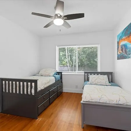 Central 4Br3 House 16Guest-2