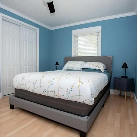 Cheerful 3-Bedroom Residential House With Patio-2