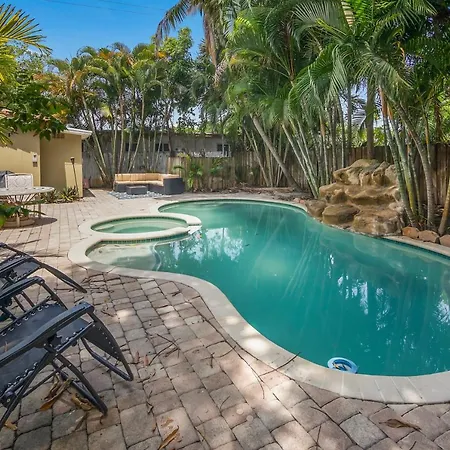Lush 3Br Fort Lauderdale Getaway With Pool & Spa-2