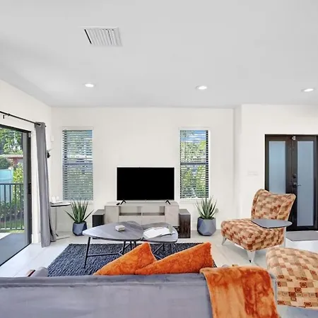 3Br 'Fire' Villa At Zen Garden Retreat By Beach & Dt Home-3