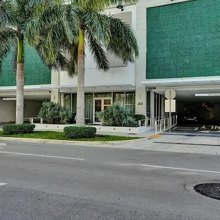 Trendy Corner Condo W/ Intracoastal Views!-2