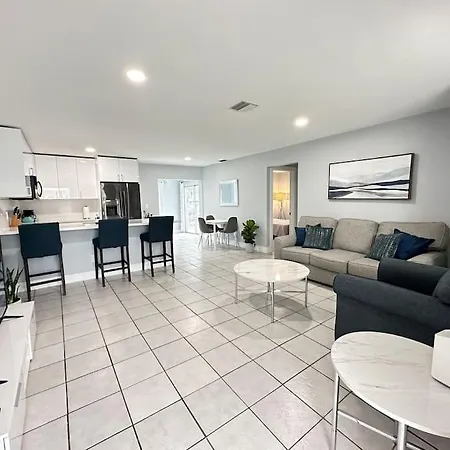 Steps Away From Hard Rock Casino, Las Olas Beach, And Fll Airport, Fully Furnished House-3