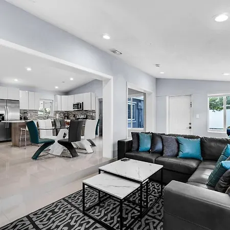 Vacation Home 3 Bedrooms, Private Pool And Pool Table-2