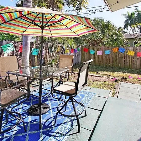 Wilton Manors Bungalow, King Bed, Free Parking, Cold Ac, Pets Ok-2