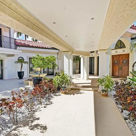 Perfect Aqua Point Paradise 8 Bedroom Villa-3