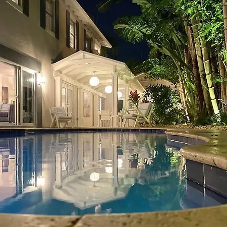 Luxe Victoria Park, King Ensuite, Pool, Walk To Las Olas, Starlink-2