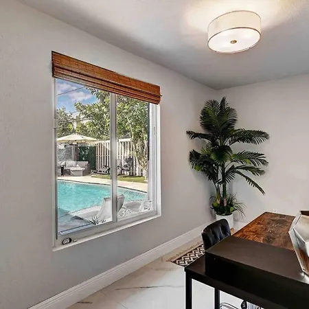 Family Friendly Pool Home With Fire Pit And Putting Green-2