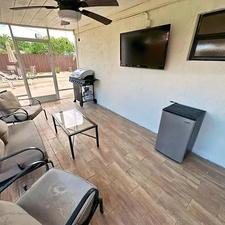 Casa Teka - Lauderdale Vacation Home, Pool, Near Beach-3