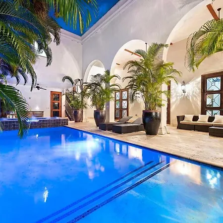 Villa In Fort Lauderdale With Gym Pool Jacuzzi Sleeps 12 Guest-3