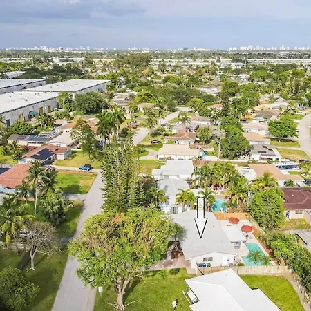 Spacious Pool Home Fort Lauderdale-2
