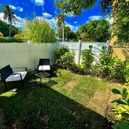 Miamivice Near Las Olas Beach W Fire Pit-2