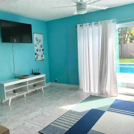 Lovely 2-Bedroom Rental Unit W/ A Pool-3