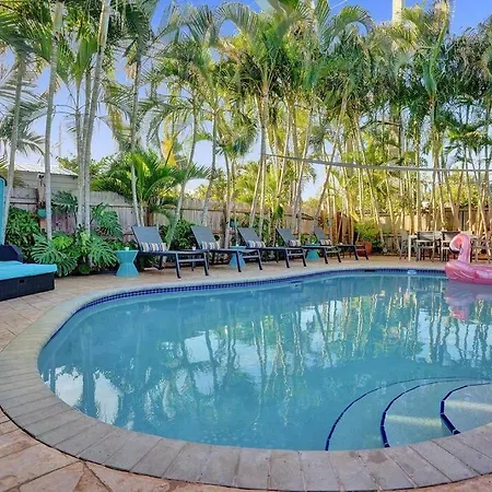 Paradise 2/2 Pool Home W/Hot-Tub 1Mile To Beach-2
