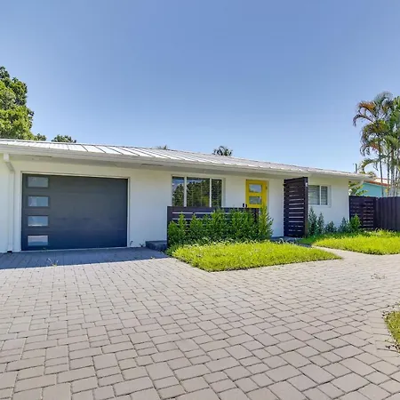 Modern Oakland Park Home With Private Pool!-2