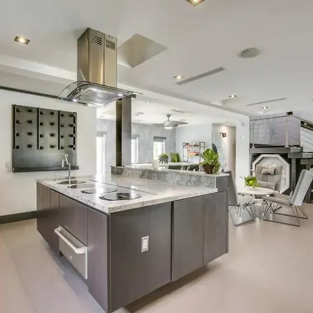 Lauderdale Isles Retreat For 12 With Heated Pool-3