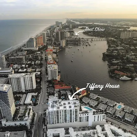 Tiffany Sage - Rooftop Pool, Gym, & Walk To Beach-3