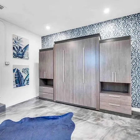Sea-Renity Villa: Game Room, Cornhole, Beach, 3 Miles From Fll Airport-2