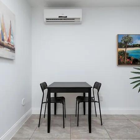 Bayshore Breeze Free Parking 1-3