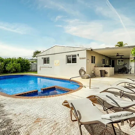 Home With A Pool Close To Beach And Fll Airport Pool Heated October- March-3