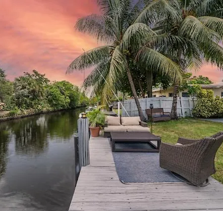 Waterfront House Walking Distance To Las Olas-2