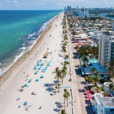 Walkabout 1 Tower Suite In The Heart Of Hollywood Beach-3