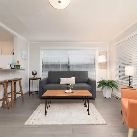 The Flats At Riverside Park 1-3