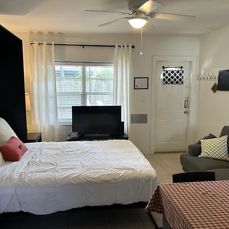 Lambert Family Beach Apartments-3