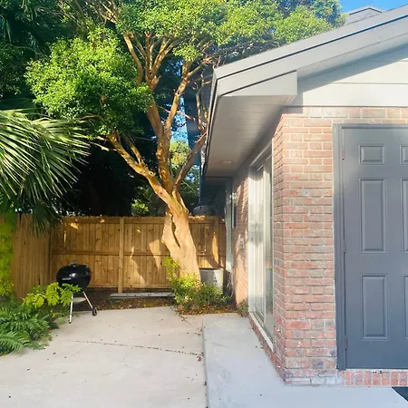 One Bedroom Apt With Private Patio Near Fort Lauderdale Beach-3