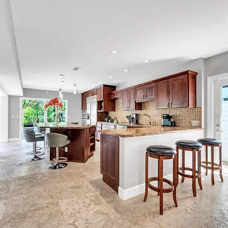 Steps From The Beach Heated Pool Prime Location Game Room Salt Key Resldences-3