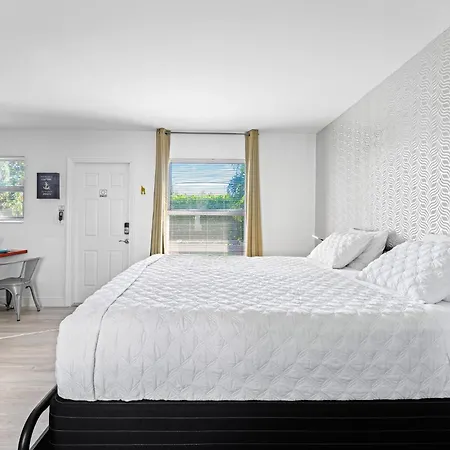 King Studio 3 Min To Beach Pool Parking-2