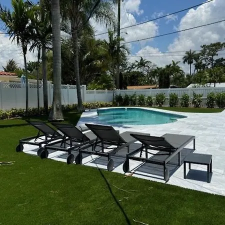 Mid Century Modern Pool Home In The Best Location! Home-3