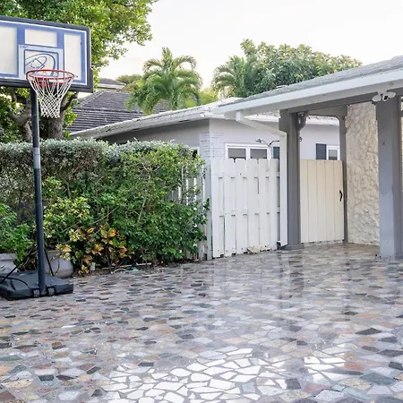 4 Bed/4,5 Bath Beach House Fort Lauderdale-3