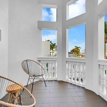 Villa On Intracoastal Beach In Proximity Waterfront Views Access Fogg Key Vlllas-2