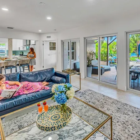 180 Of Waterfront Heated Pool Walk To Beach Paradise Point Key Residences-3