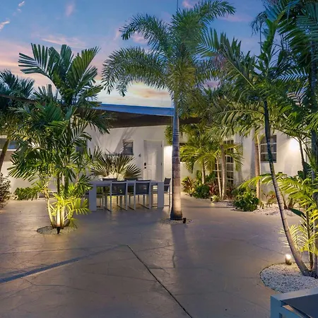 The Sandbar Walk To Beach Comfy Beds Firepit Pool-3