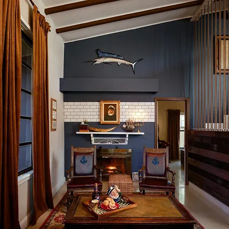 The Captain'S Quarters - Home & Guesthouse-3