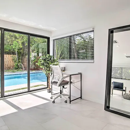 Fort Lauderdale Home Near Shops, Cafes, Beach-3