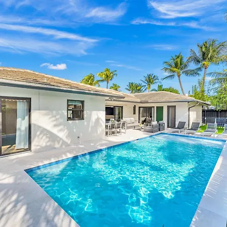 Open Concept Bungalow Walk To Beach Lush Neighborhood Pearl Key-3