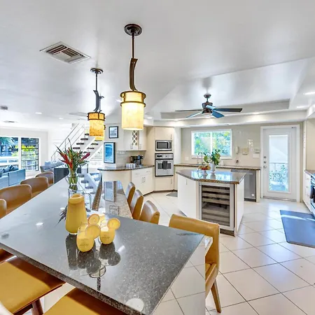 Two-Floor Suite Heated Pool Dock Access Quiet Neighborhood Saltaire One Resldences-3