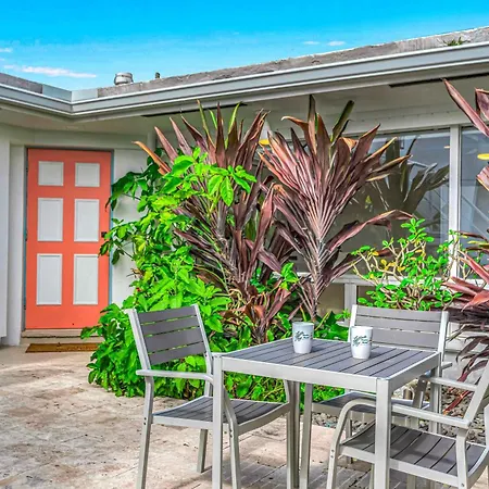 One-Bedroom Suite Heated Pool Dock Access Quiet Neighborhood Saltaire Two Resldences-2