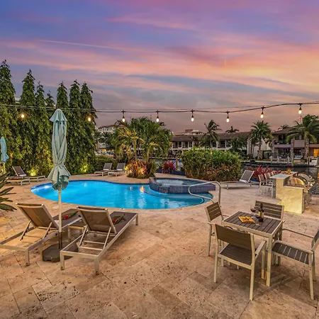 One-Bedroom Suite Heated Pool Dock Access Quiet Neighborhood Saltaire Three Resldences-3
